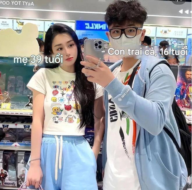 Mẹ43 tuổi hóa nữ sinh gây náo loạnsân bay nói là mẹ không ai tin cứ ngỡ bạn học của con trai - 6