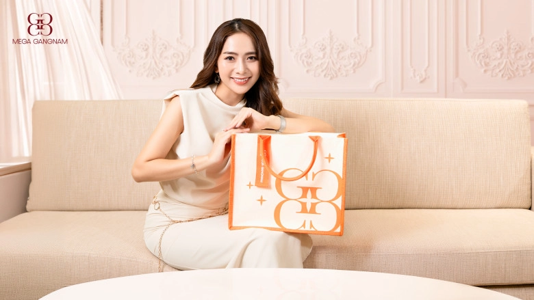 Mega luxbag tuyên ngôn mùa hè của những người phụ nữ dẫn đầu phong cách - 2