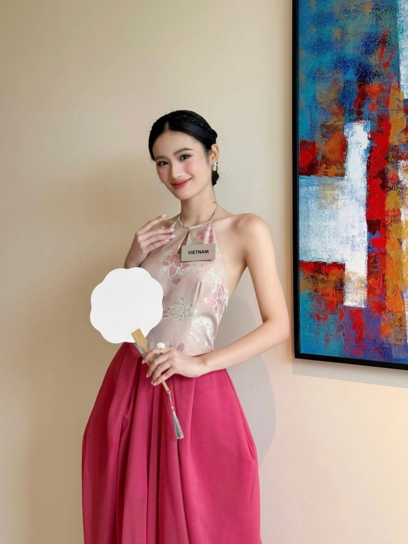 Miss world 2025 loạt trang phục đậm tinh thần văn hóa việt của hoa hậu ý nhi - 1