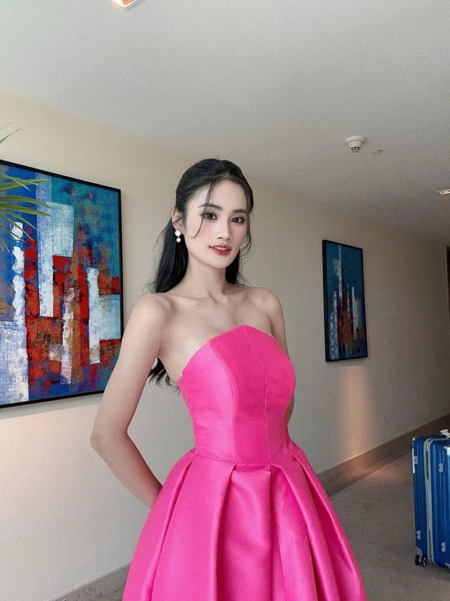 Miss world 2025 thay đổi style liên tục hoa hậu ý nhi vẫn bị góp ý một chi tiết - 2