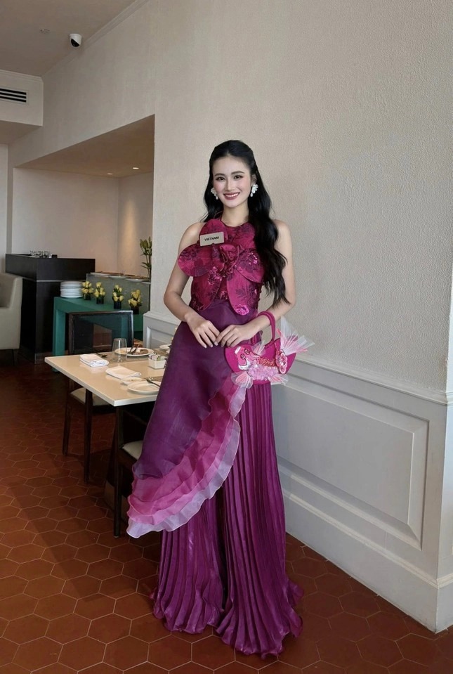 Miss world 2025 thay đổi style liên tục hoa hậu ý nhi vẫn bị góp ý một chi tiết - 5