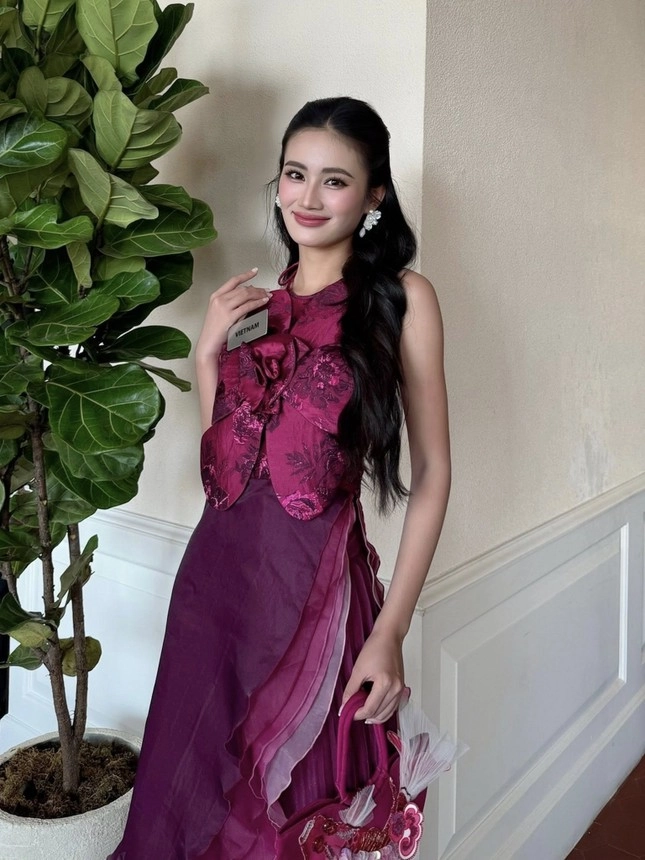 Miss world 2025 thay đổi style liên tục hoa hậu ý nhi vẫn bị góp ý một chi tiết - 7