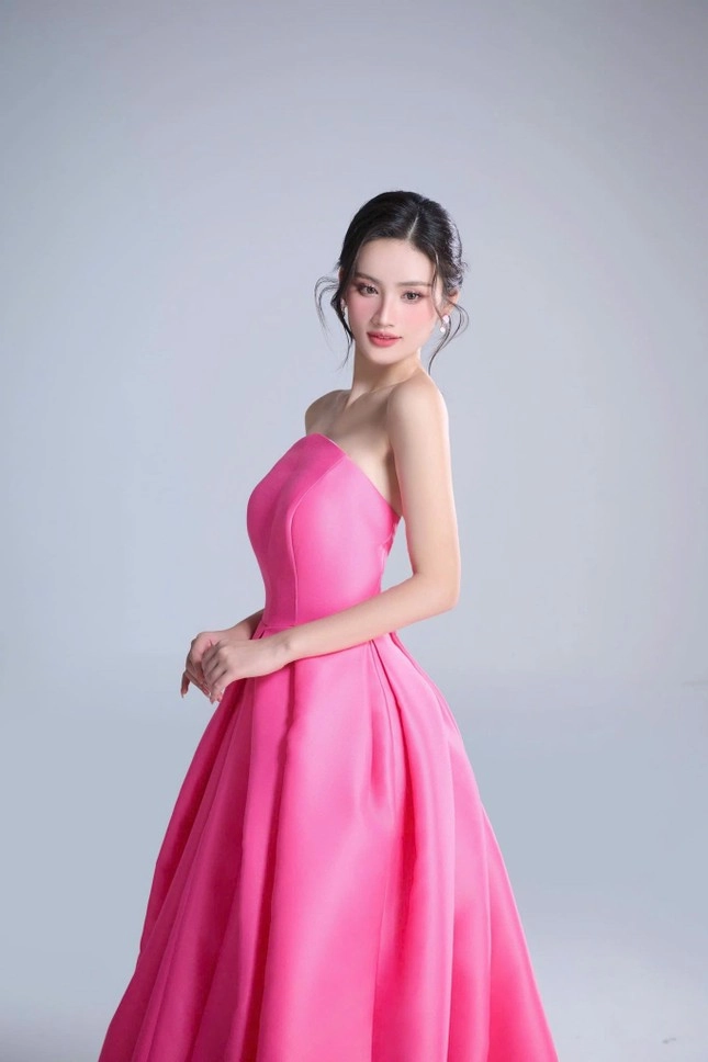 Miss world 2025 thay đổi style liên tục hoa hậu ý nhi vẫn bị góp ý một chi tiết - 10