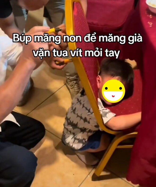 Mới nửa tháng khối nghỉ hè đã khiến bố mẹ thở oxi kêu cứu vì 1001 kiếp nạn hết tắm bùn đến lấy mỡ lợn bôi đầu - 15