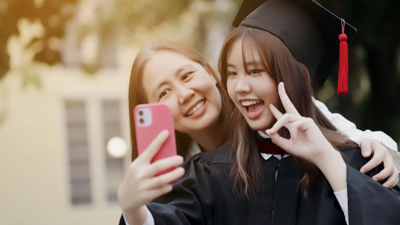 Món quà ý nghĩa ghi dấu cột mốc trưởng thành của con - 1