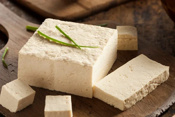Mua đậu phụ nhìn thấy 3 miếng này đừng chọn dù rẻ đến mấy người bán hàng không bao giờ ăn - 1