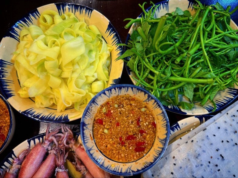 Mực hấp cuốn rau muống đang siêu hot cuối tuần rảnh rỗi chị em hãy thử ngay - 4