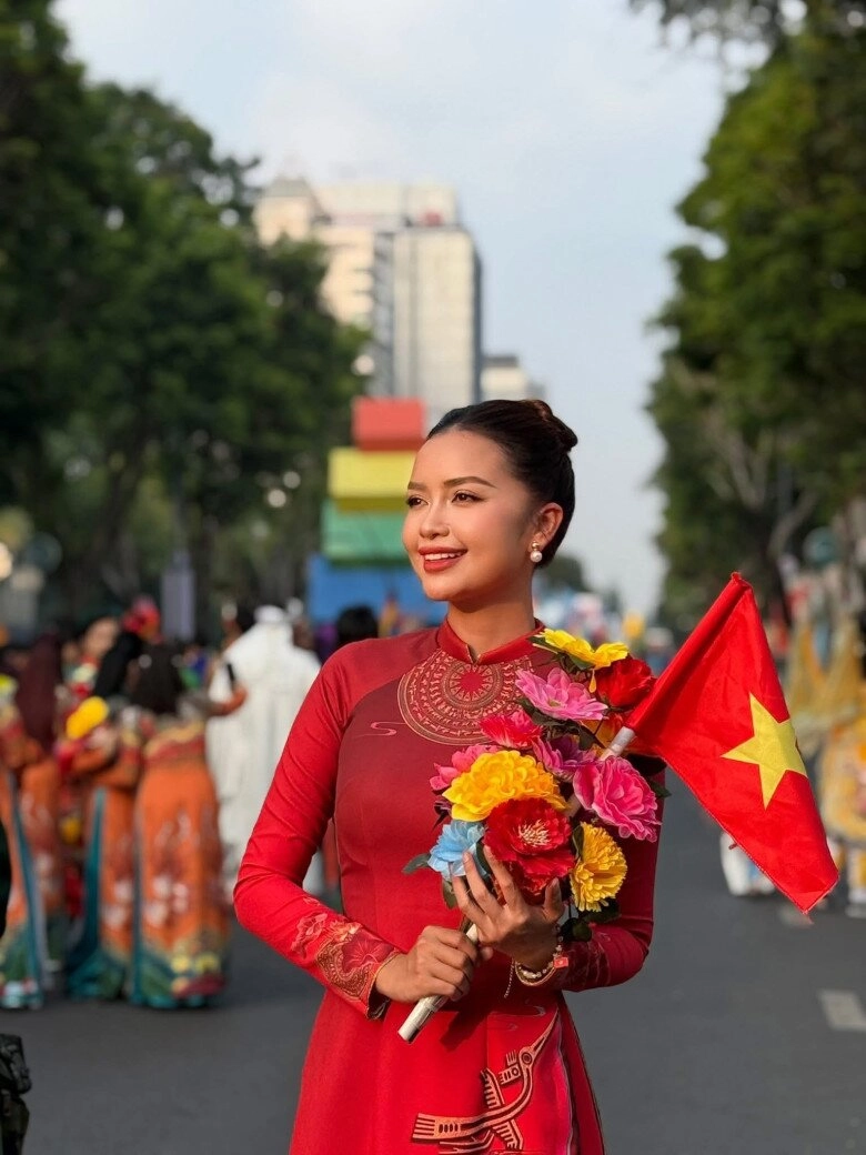 Mỹ nhân việt đẹp phát sáng trong buổi diễu hành tiết lộ về vai trò giám đốc quốc gia tại hoa hậu hoàn vũ việt nam - 2
