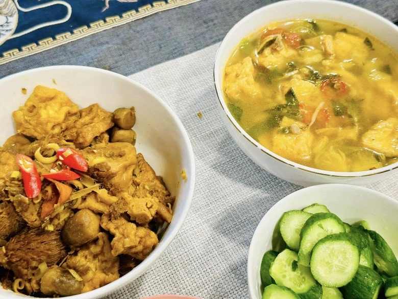 Nam mc đình đám showbiz việt ăn toàn đồ thanh đạm mà thấy ngon bốc cháy - 4