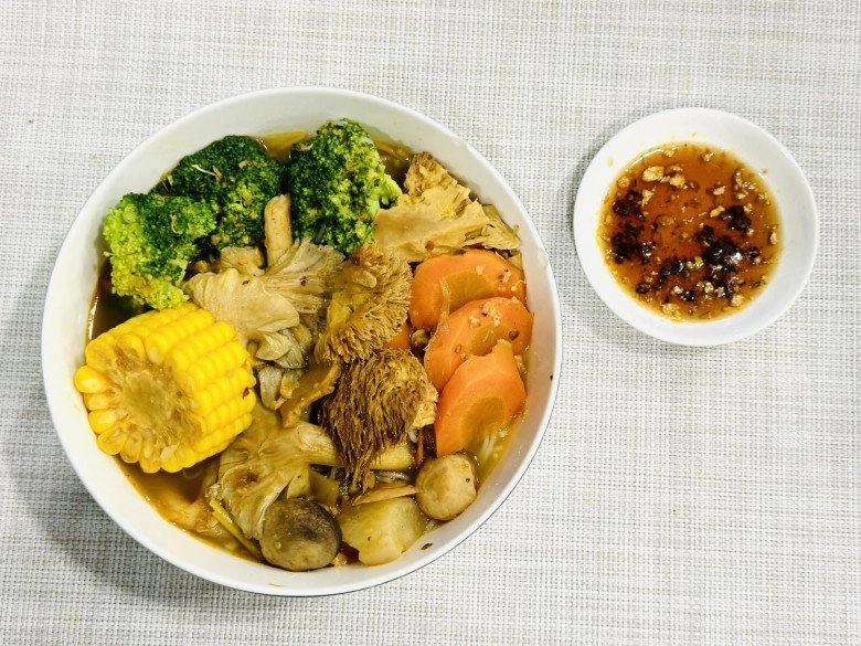 Nam mc đình đám showbiz việt ăn toàn đồ thanh đạm mà thấy ngon bốc cháy - 6