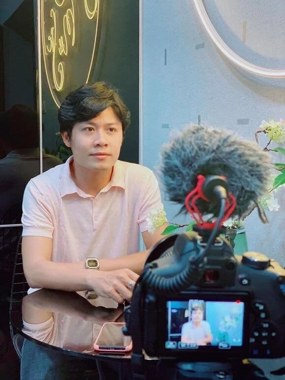 Nam nhạc sĩ nổi nhất việt nam tháng qua mua nhà đón bố về ở sát bên dân mạng lại góp ý vì chiếc giường - 8