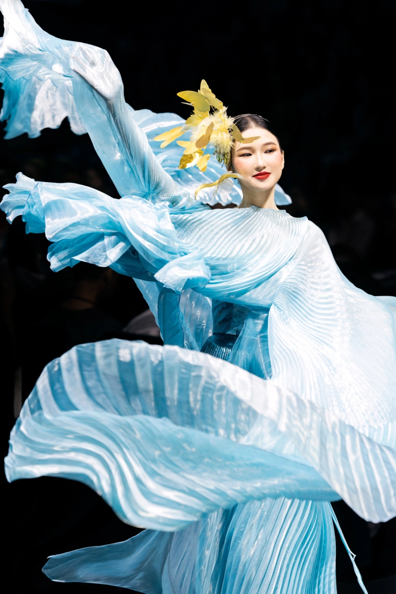 Nàng mơ - mỹ nhân triệu view gây chú ý ở tuần lễ thời trang - 5