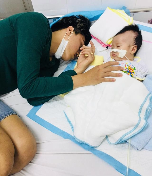 Nàng vũ công cạo đầu mong con khỏi bệnh phải đánh đổi thứ gì quan trọng và chưa từng làm - 6