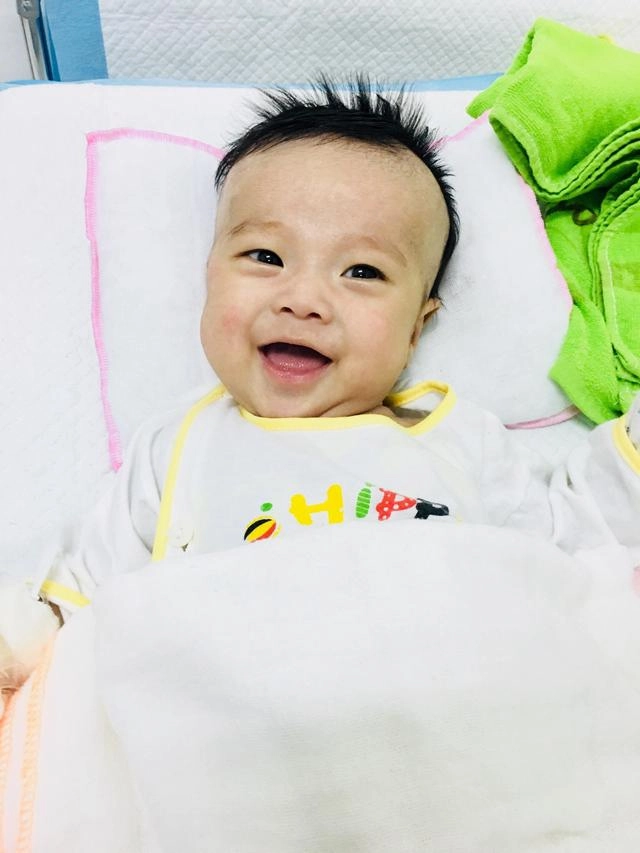 Nàng vũ công cạo đầu mong con khỏi bệnh phải đánh đổi thứ gì quan trọng và chưa từng làm - 12