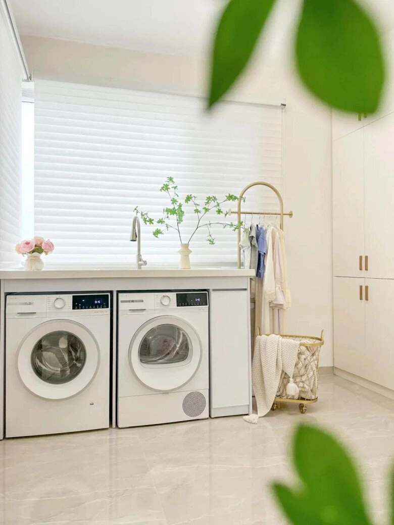 Ngày càng nhiều người không đặt máy giặt ở ban công 5 thiết kế này giúp nâng tầm không gian sống vừa đẹp vừa tiện - 9