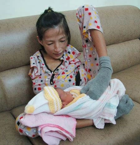 Ngày của mẹ những thước ảnh đầy xúc động về tình mẫu tử chạm tới trái tim triệu người xem - 16