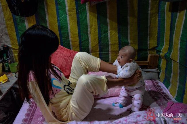 Ngày của mẹ những thước ảnh đầy xúc động về tình mẫu tử chạm tới trái tim triệu người xem - 17