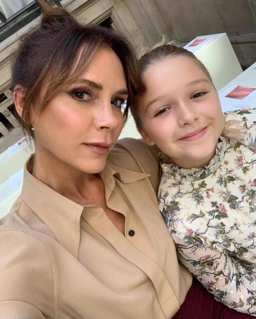 Ngày nào còn bế trên tay con gái beckham trổ mã xinh đẹp - 3