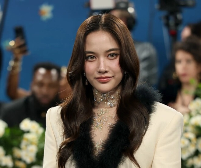 ngọc nữ thế hệ mới của thái lan khiến phóng viên nhận nhầm là jisoo tại met gala gu thời trang xứng danh nàng thơ valentino - 1
