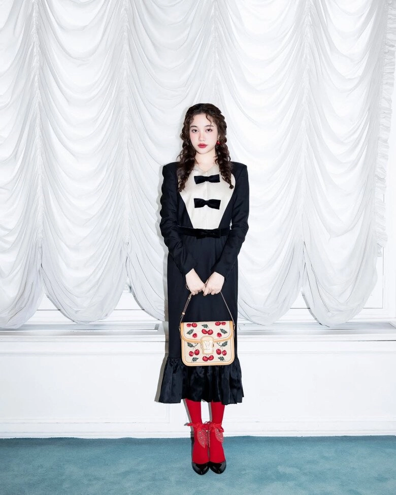 ngọc nữ thế hệ mới của thái lan khiến phóng viên nhận nhầm là jisoo tại met gala gu thời trang xứng danh nàng thơ valentino - 13