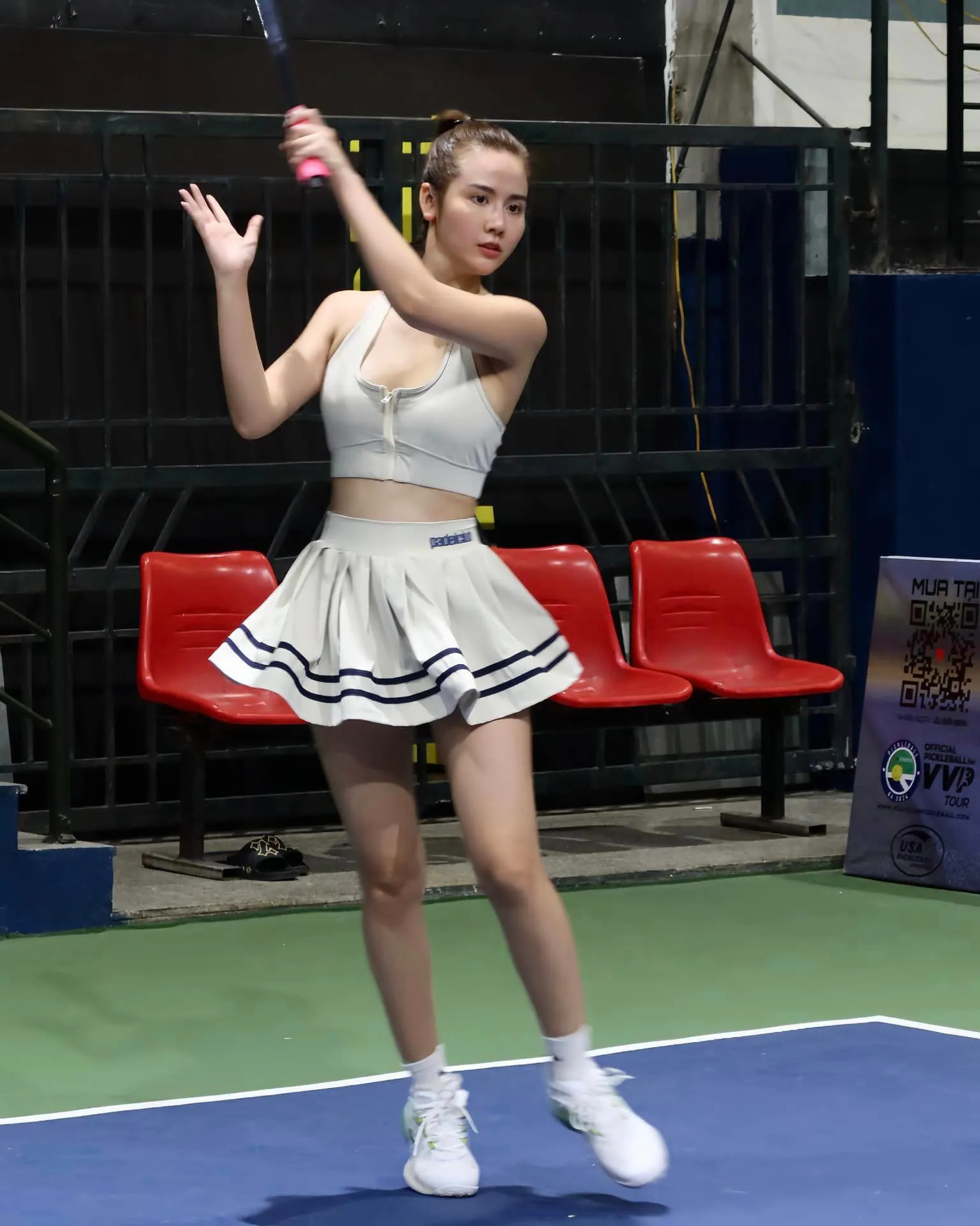 Ngọc trinh đổi gu ăn mặc sau khi bị chỉ trích vì diện đồ hở bạo đi đánh pickleball - 3