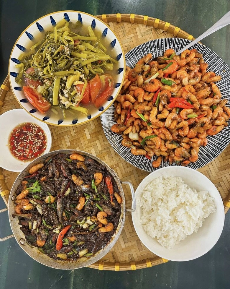 Người đàn ông được tăng thanh hà công khai nói yêu nấu gì cũng bắt mắt toàn món dân dã nhìn mà thèm - 3