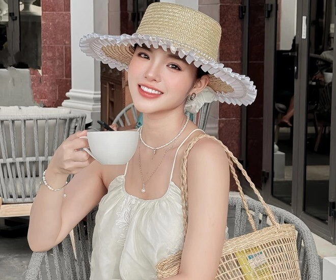 Người đẹphuếcó dòng dõi hoàng tộc họ huyền tôn nữ đặt tên con gái nghe đậmkhí chất tiểu thư đài các - 1