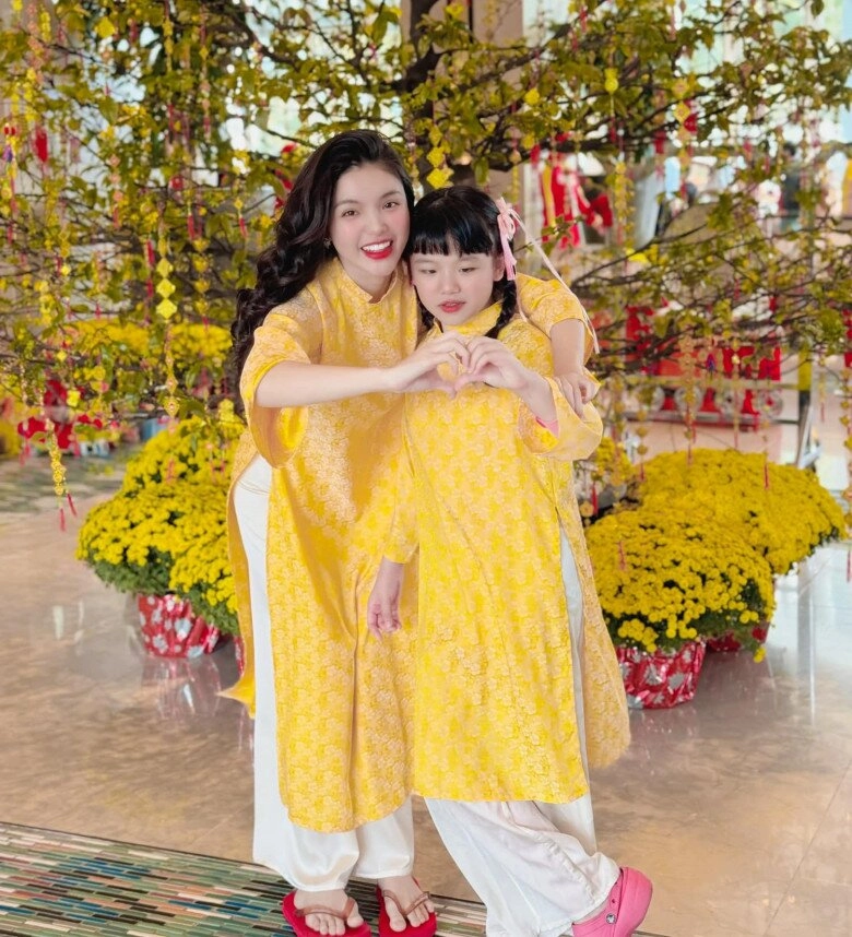 Người đẹphuếcó dòng dõi hoàng tộc họ huyền tôn nữ đặt tên con gái nghe đậmkhí chất tiểu thư đài các - 5