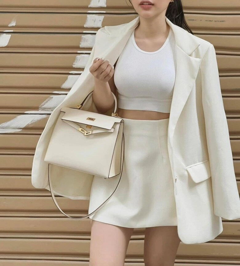 Người sành túi chỉ dùng 4 mẫu suốt đời chọn đúng một chiếc là mặc gì cũng sang không bao giờ lỗi mốt - 10