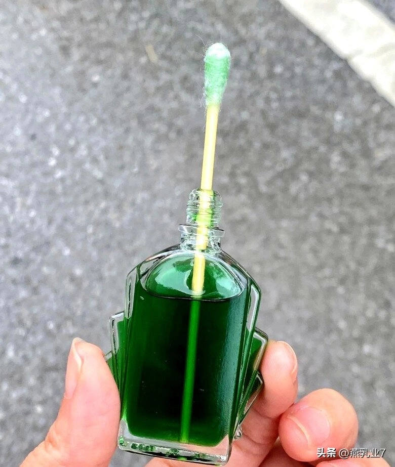Người thông minh thường cắm tăm bông vào lọ dầu gió nhiều rắc rối trong nhà được giải quyết trong tích tắc - 2