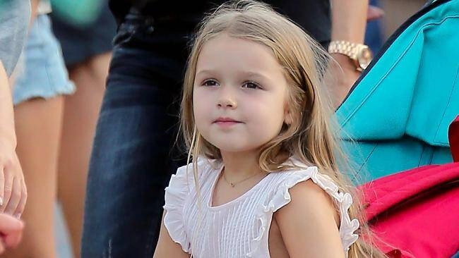 Nhan sắc thật của harper beckham khiến 6 triệu người xem đi xem lại tiểu mỹ nhân càng lớn càng đẹp giống mẹ - 5
