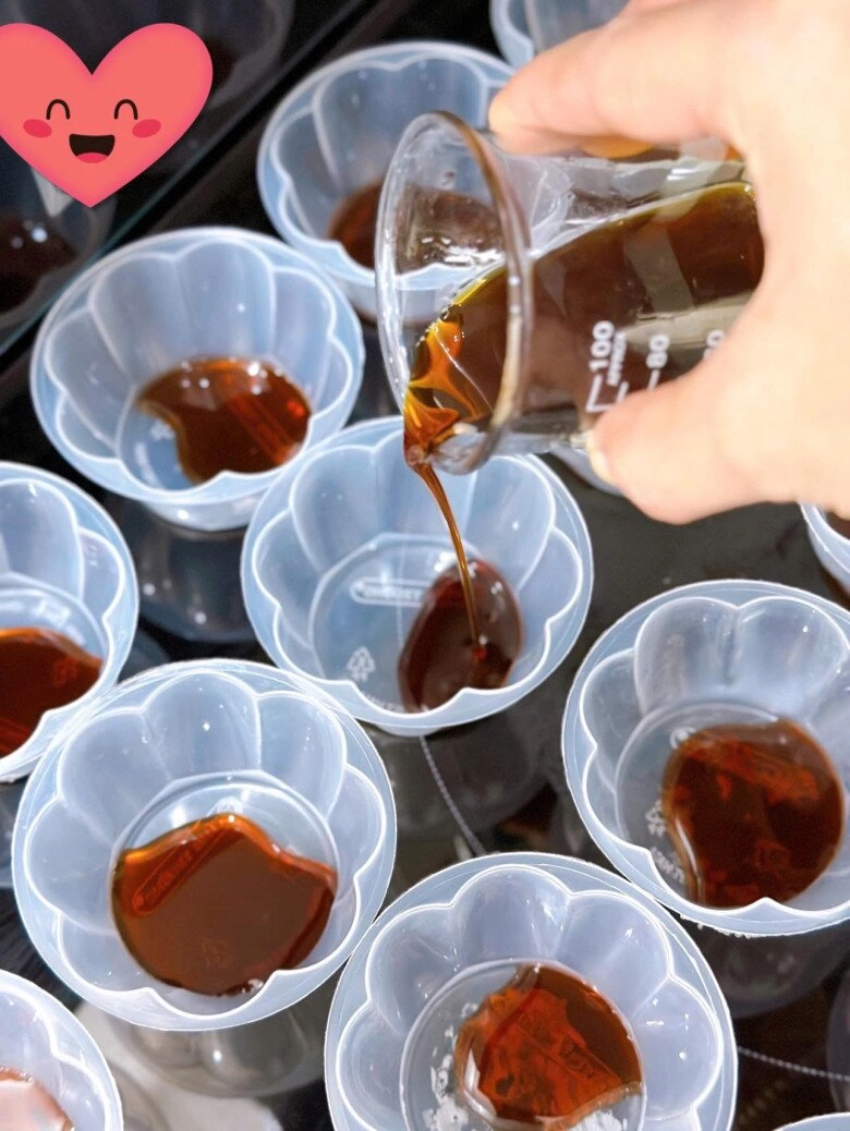 Nhiều năm làm flan caramel giờ mới biết cần phải làm điều này bánh mới không bị rỗ nhiều người làm sai nên không ngon - 4