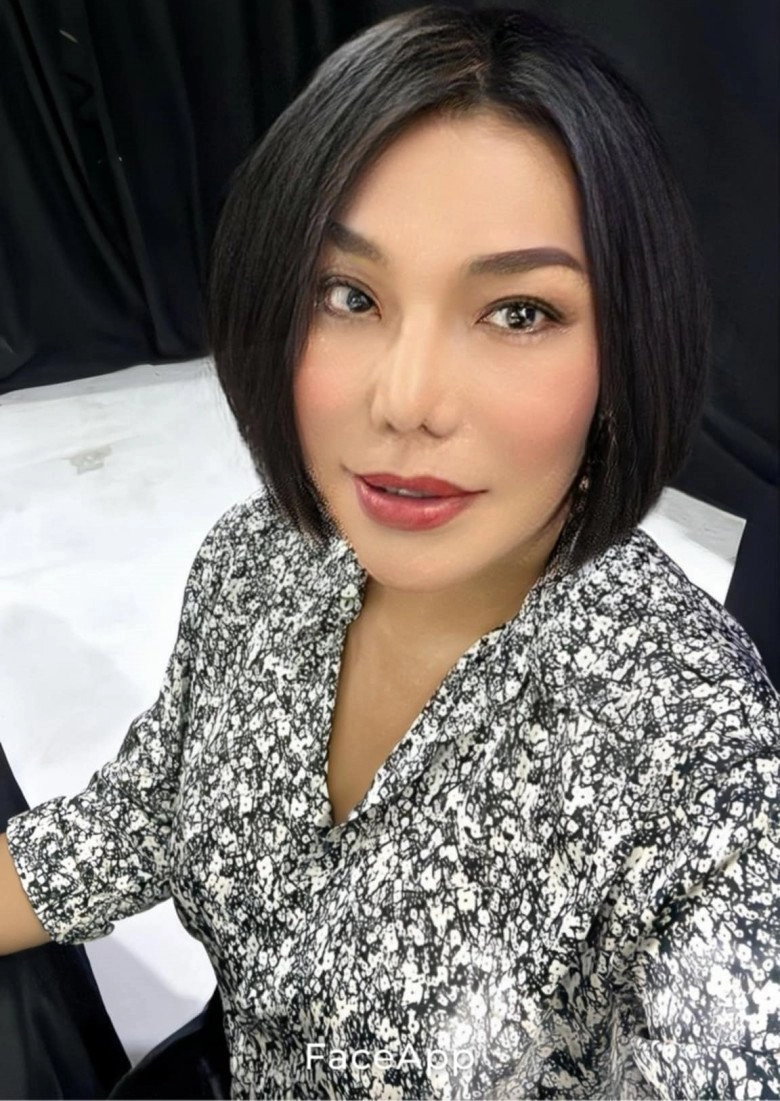 Những tô cơm một mình đạm bạc của cindy thái tài - 1