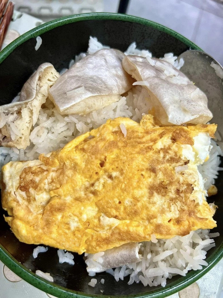 Những tô cơm một mình đạm bạc của cindy thái tài - 2