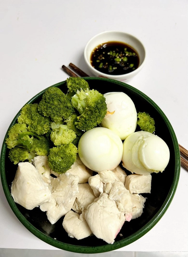 Những tô cơm một mình đạm bạc của cindy thái tài - 4