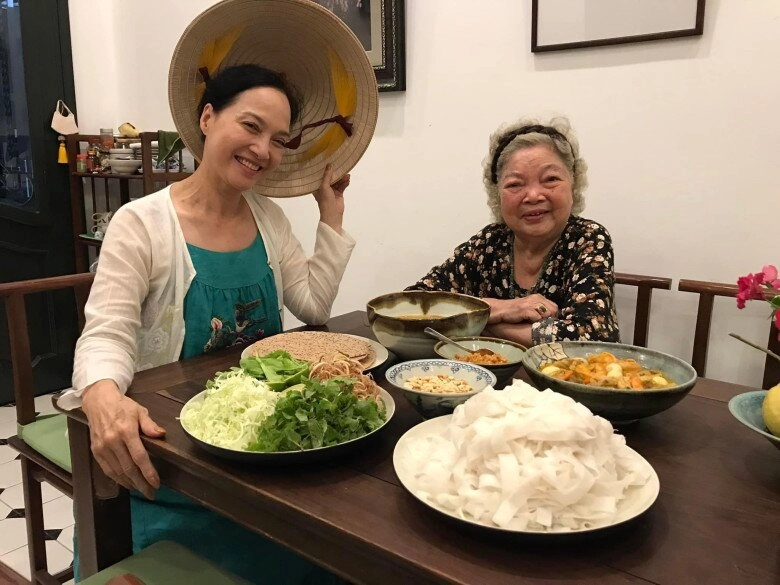 Nsnd lê khanh hiếm hoi khoe nấu món đặc sản nhìn nụ cười của mẹ ruột nổi tiếng mà ấm lòng - 2