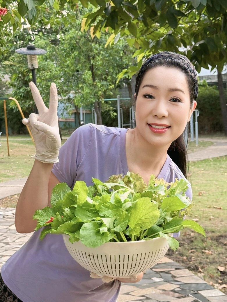 Nsnd trịnh kim chi trồng rau trong vườn biệt thự chục tỷ nhưng gặp thủ phạm phá hoại - 21