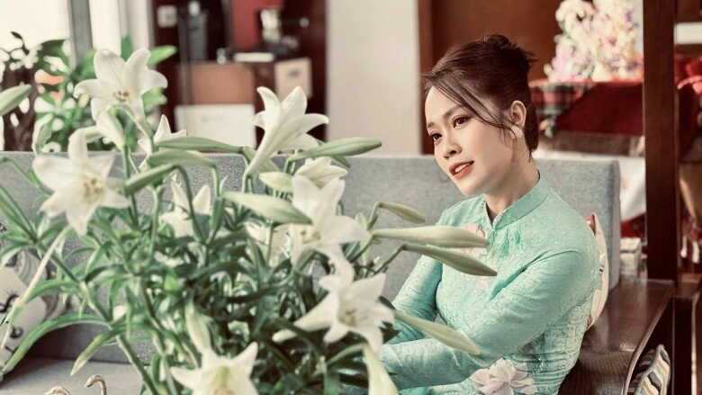 Nữ btv vtv cắm hoa ngập nhà loài hoa đỏng đảnh ngủ gục cũng không làm khó được bà mẹ 2 con - 3