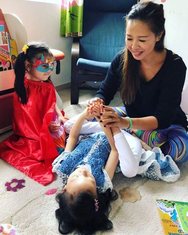 Nữ diễn viên bỏ nghề nuôi con gái thiểu năng bác sĩ thông báo đứa trẻ không sống đến 2 tuổi và cái kết khó tin - 2