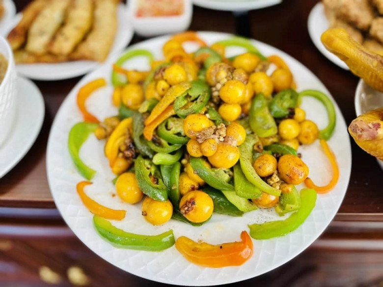 Nữ diễn viên làm dâu phố cổ chia sẻ mâm cỗ giỗ người thân tại mỹ đầy ắp món ngon - 11