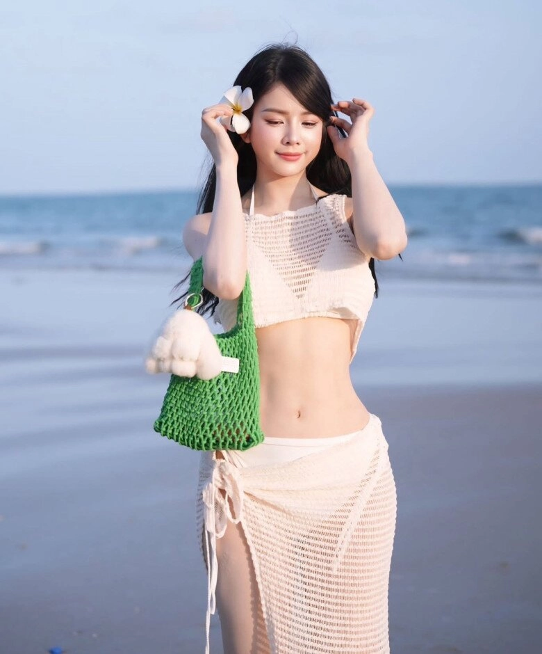 Nữ dj 30 tuổi đẹp như được tạo bằng ai mê diện croptop chẳng cần hở bạo lên bar vẫn được khen lấy khen để - 8