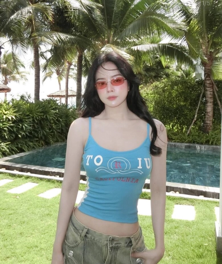 Nữ dj 30 tuổi đẹp như được tạo bằng ai mê diện croptop chẳng cần hở bạo lên bar vẫn được khen lấy khen để - 12