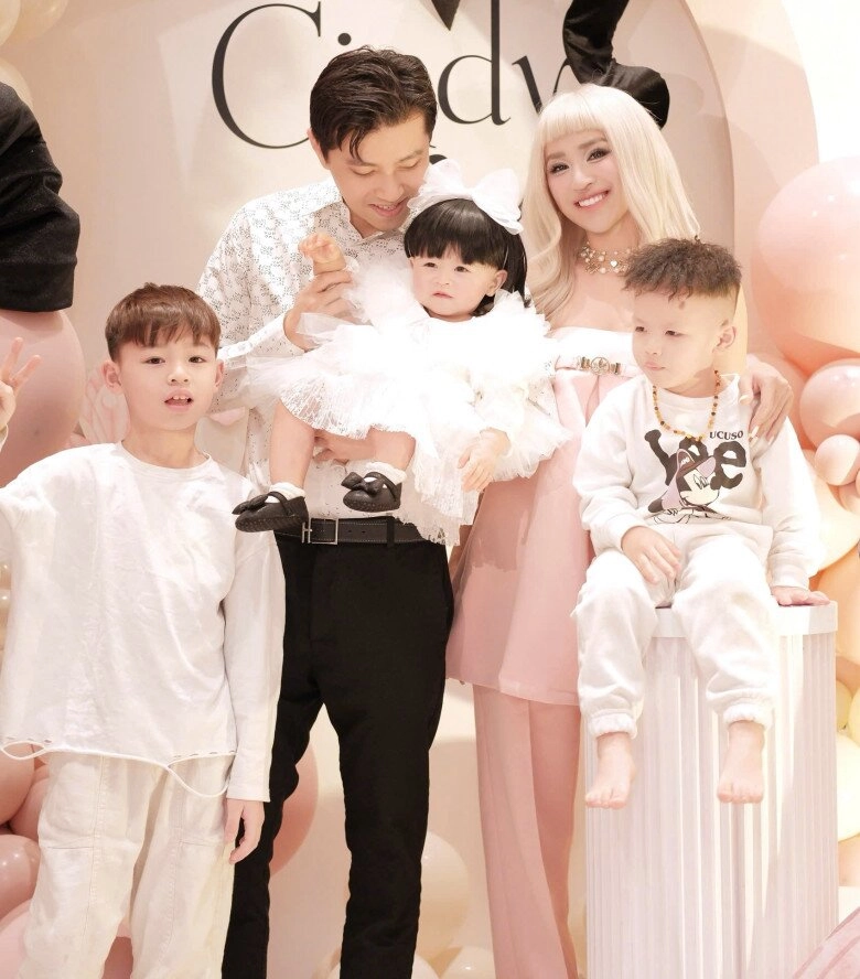 Nữ dj nổi tiếng hà thành cứ ra đường là chồng ghen vì trẻ đẹp không ai tin đã làm mẹ 3 con - 12