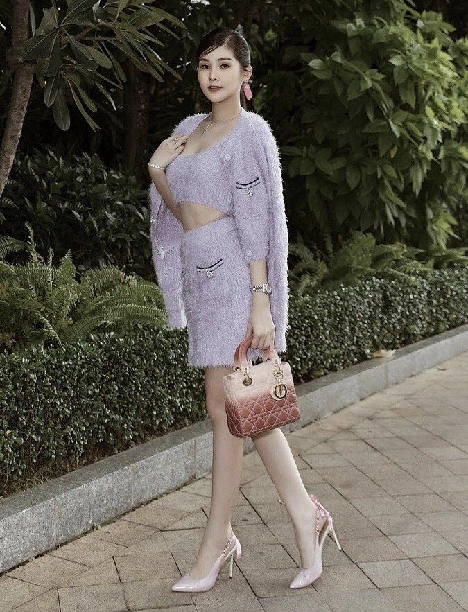 Nữ giảng viên đại học sành điệu nhất nhì showbiz xách cả lâu đài xuống phố sang chảnh từ giảng đường ra phố khó ai đọ lại - 16