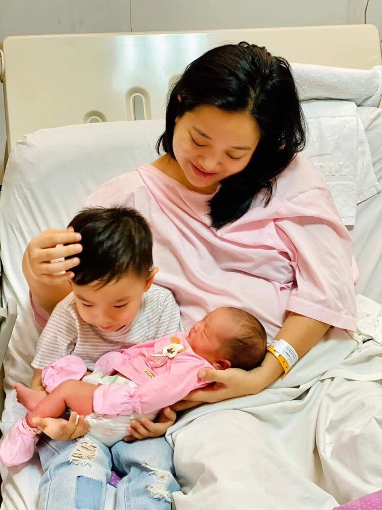 Nữ mc đài htv từng phải lui vào hậu trường vì nặng 68kg sau sinh con với nsưt quốc cơ giờ lên sóng lại đẹp ngỡ ngàng - 2