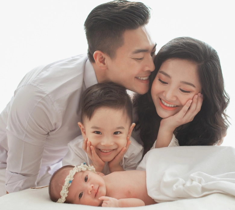 Nữ mc đài htv từng phải lui vào hậu trường vì nặng 68kg sau sinh con với nsưt quốc cơ giờ lên sóng lại đẹp ngỡ ngàng - 3