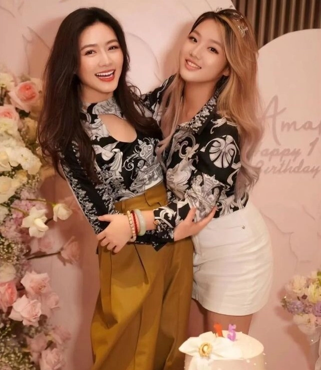 nữ thần đẹp nhất ở ẩn sinh con 12 năm sau mới nhận bố đứa trẻ là tỷ phú từ chối thừa kế 46 nghìn tỷ - 10