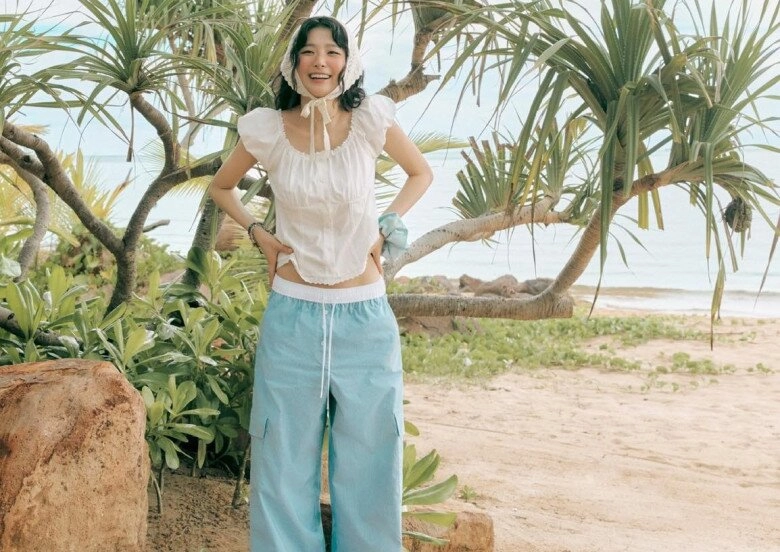 Nữ thần hàn quốc đến việt nam mưa lời khen vì bộ ảnh xinh lung linh gu thời trang ngoài đời chất khỏi bàn - 2