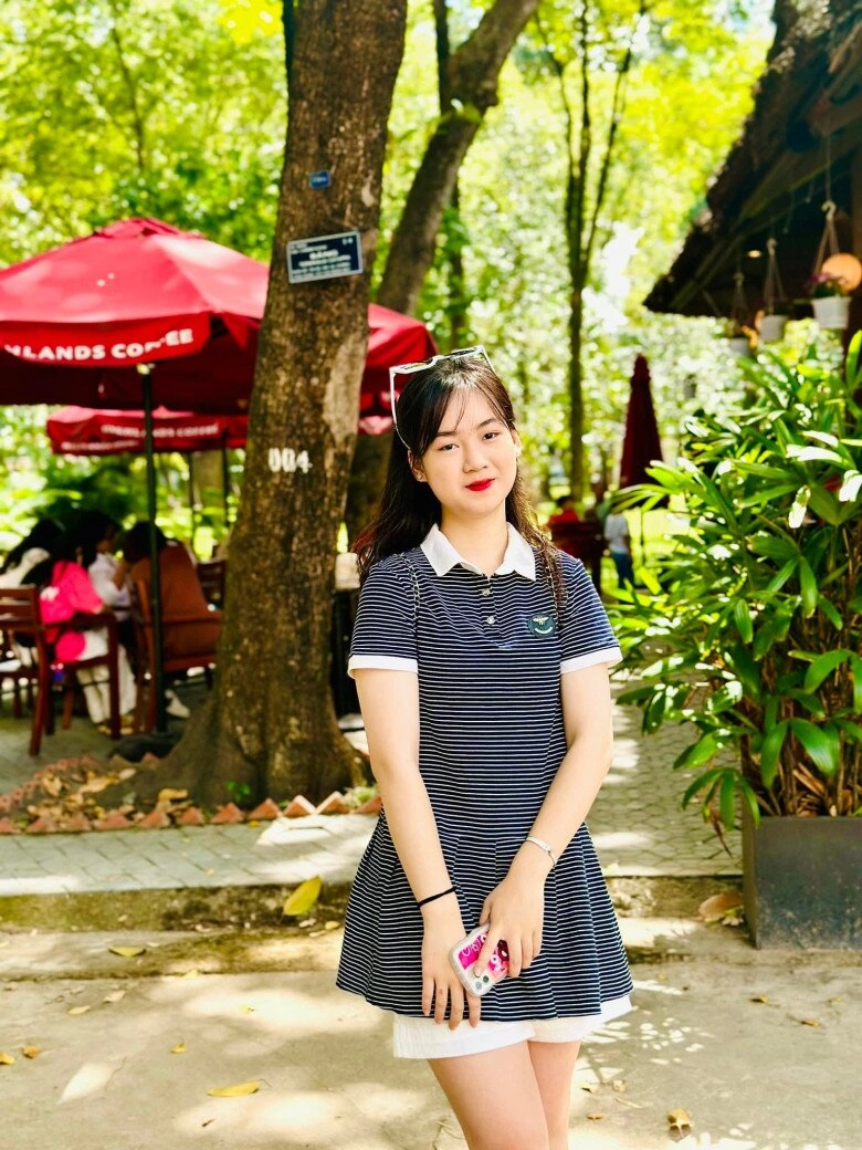 Nữ thủ khoa 17 tuổi đạt 30 điểm tuyệt đối visual như nàng thơ mặc áo 60 triệu nhìn giá bộ sưu tập túi hiệu càng choáng - 7