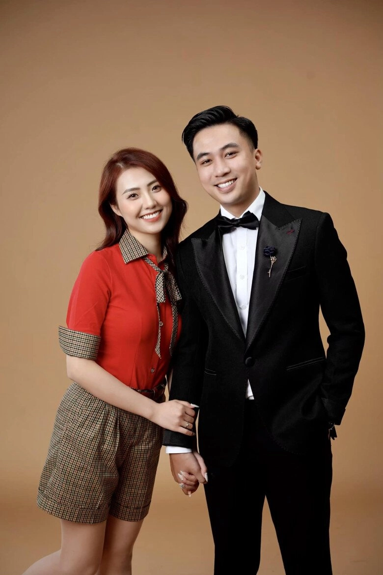 Nữ tiếp viên hàng không gây thương nhớ vì quá đẹp hé lộ chế độ thai sản khủng của tvhk khi làm mẹ ở nhà chăm con 1 tuổi mới đi làm lại - 5